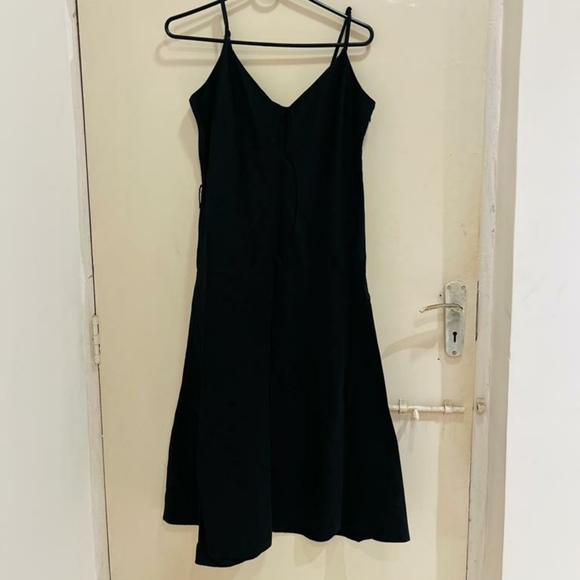 Zara Dresses & Skirts - ZARA black midi dress